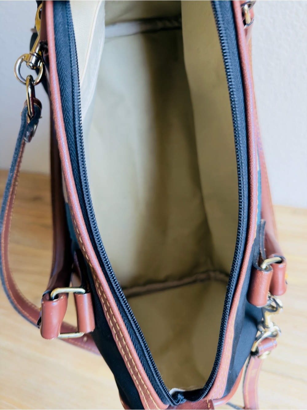 Vintage Lark Travel Purse Carry On Bag Leather Double Handles Shoulder Strap - Picture 11 of 16